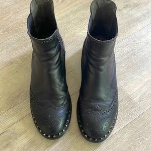 BELLE Chelsea boots